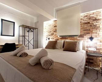 Salonikiou Beach Apartments - Salonikiou - Habitación