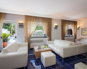 Grifo Hotel Charme & Spa - Casamicciola Terme - Obývací pokoj