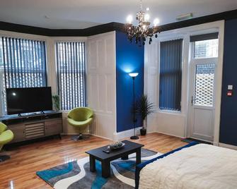 S.H Apartments - Glasgow - Bedroom