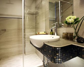 Beauty Hotels Taipei - Hotel B7 - Taipei City - Bathroom