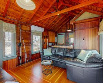 Waterfront Serenity - Raymond - Sala de estar