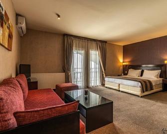 Hotel Avra - Paralia - Camera da letto