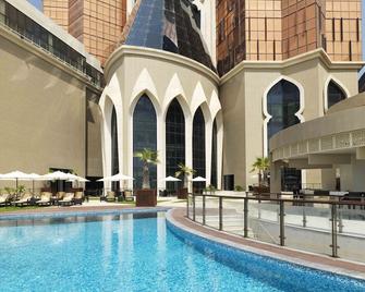 Bab Al Qasr Residence - Abu Dhabi - Pool