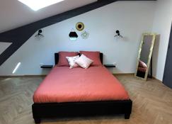 Nuit Tendance à Mâcon 3 - 2 Adultes et 2 Enfants - Mâcon - Bedroom