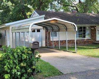 Our Murphy Home in Murphysboro IL - Murphysboro - Edificio