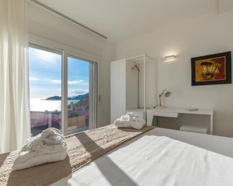 Scissure Sea Suite - Gaeta