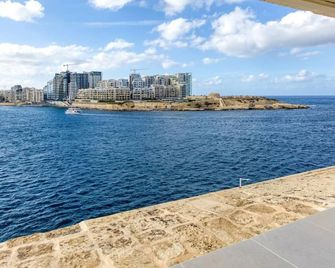 Cosy 1BR home in the heart of vibrant Valletta by 360 Estates - Valletta - Balcony