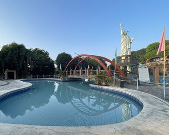 Libertyland Waterpark Resort - Mabalacat - Svømmebasseng