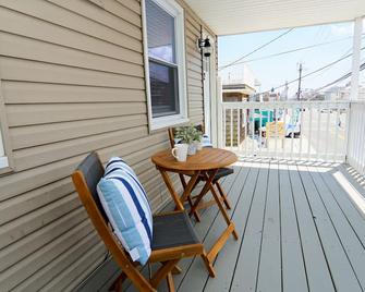 Comfy Beach Block Retreat w/ Balcony & Parking [1215-2] - Seaside Heights - Patio