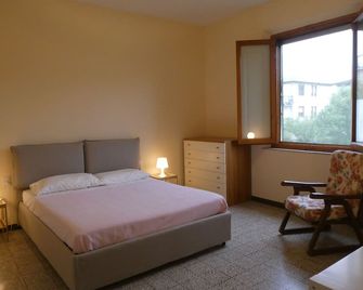 Casa storica e confortevole - Empoli - Chambre