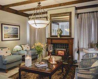 آدميرالتي بيتش هاوس - بورت إليزابيث - غرفة معيشة