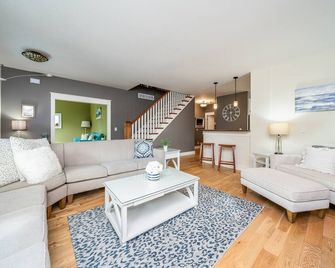 Upscale Craftsman Home w/Fire Pit - 2 Blocks from Lake Michigan - South Haven - Olohuone