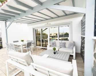 Tranquil 2br :private Pool & Ocean Views - Callao Salvaje