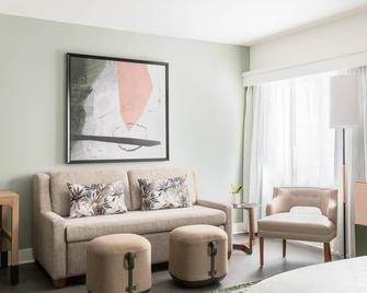 Holiday Inn Express St. Louis Central West End By IHG - St. Louis - Bedroom