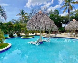 Cozy 1-bedroom apartment in Coronado Golf Residence - Nueva Gorgona - Piscina