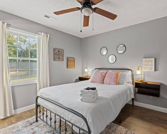 The Luxe/Hot Tub/ Putt Putt/10 Mins Shaker Village - Harrodsburg