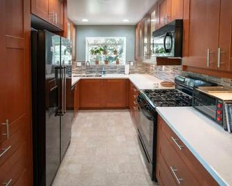 Redwood Place in Heart of Silicon Valley - Sunnyvale