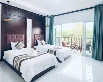 Intimate Riverside Resort - Vang Vieng