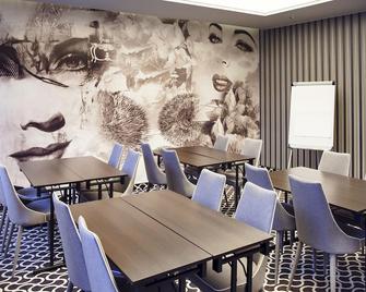 Art Hotel's Sosnowiec - Sosnowiec - Restaurante