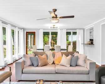 Intracoastal Paradise Walking Distance to Beach! - וולינגטון - סלון