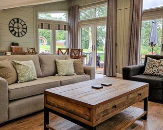 Sycamore Lodge | sleeps 6 - Hot Tub, Dog Friendly 5 - Pickering - Salon