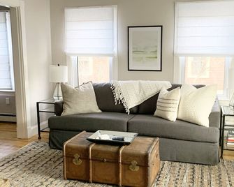 Lovely peaceful home in Camden village - Camden - Wohnzimmer