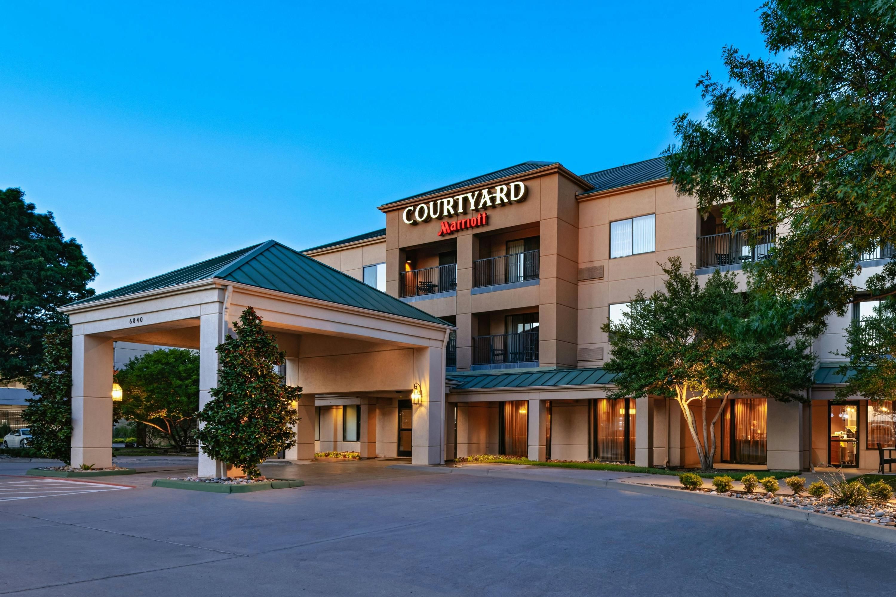 Courtyard by Marriott Dallas Plano in Legacy Park - Plano - Edifício