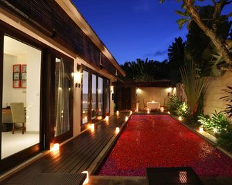 Grania Bali Villa - Kuta - Outdoors view