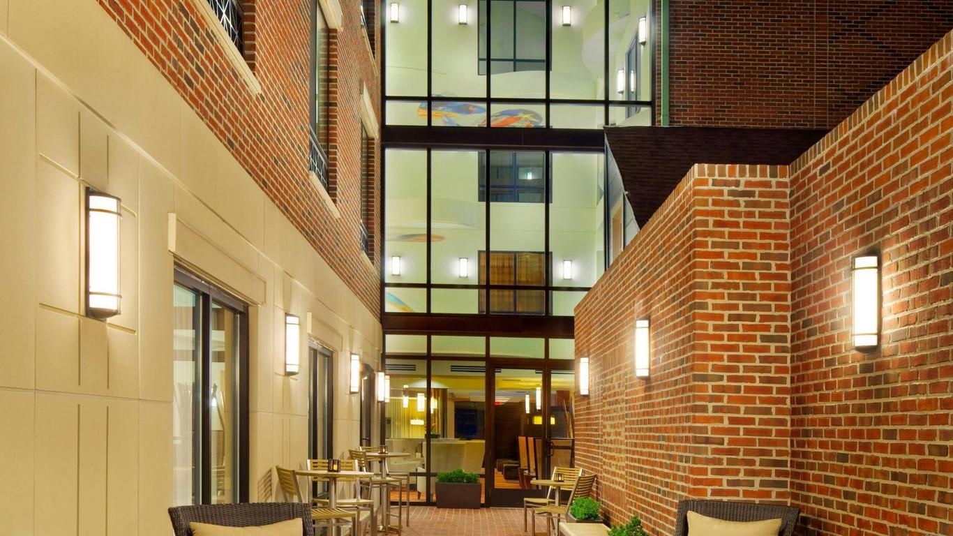 Courtyard by Marriott Fredericksburg Historic District