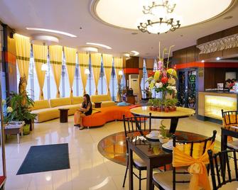 Eurotel Makati - Manila - Lobby