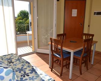Residence Il Triangolo - Roseto degli Abruzzi - Dining room