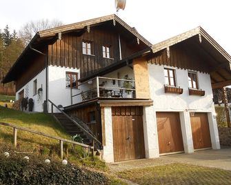 Ferienwohnung Mayer - Waging am See - Gebouw