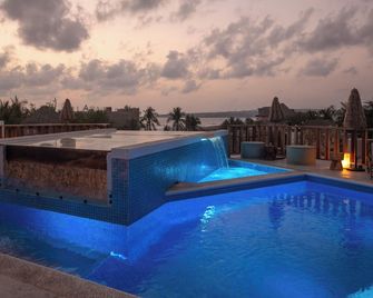 Mantra Hotel Boutique - Brisas de Zicatela - Alberca