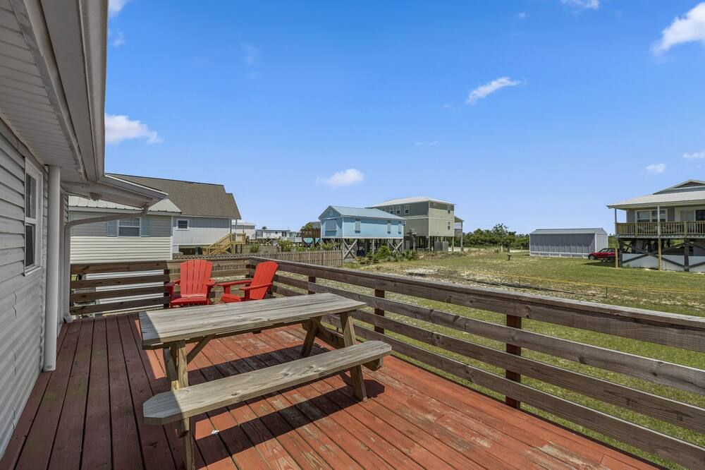 Beach Cottage - Amazing Beach Location! Walk to the beach! - Gulf Shores - Balcony