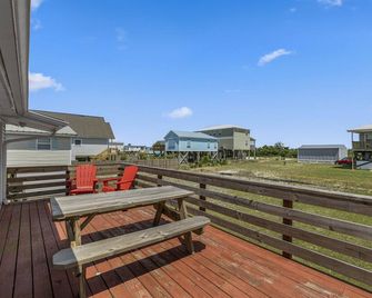 Beach Cottage - Amazing Beach Location! Walk to the beach! - Gulf Shores - Balcony