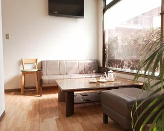 Green Hotel Yonago - Yonago - Obývací pokoj