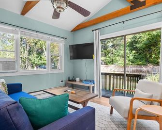 12 Richards Way East Sandwich - Tranquil Tides - East Sandwich - Living room