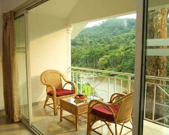 ريفيوليت - مونار - شرفة