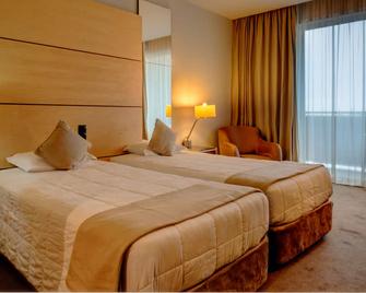 Vip Executive Azores Hotel - Ponta Delgada - Bedroom