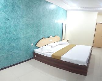 Hotel Galaxy Imperial Aurangabad - Aurangábád - Ložnice
