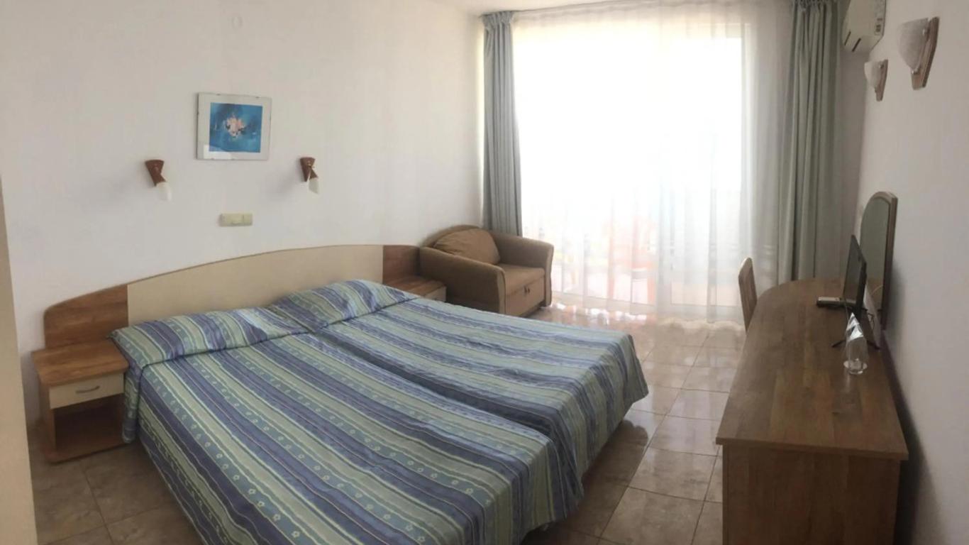Hotel Oasis - Beach Access