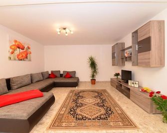 Hotel am Buchwald - Esslingen am Neckar - Living room