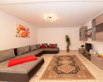 Hotel am Buchwald - Esslingen am Neckar - Living room
