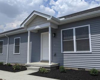 881 Gregg St - Washington Court House - Building