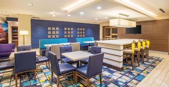 La Quinta Inn & Suites by Wyndham Duluth - Duluth - Restoran