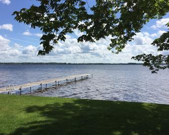 Sunrise Shores cottage on the beautiful Lake Mitchell - Cadillac - Pláž