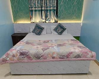 Ashirwad Cottage - Matheran - Bedroom