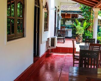 Lotus Villa - Mirissa - Patio