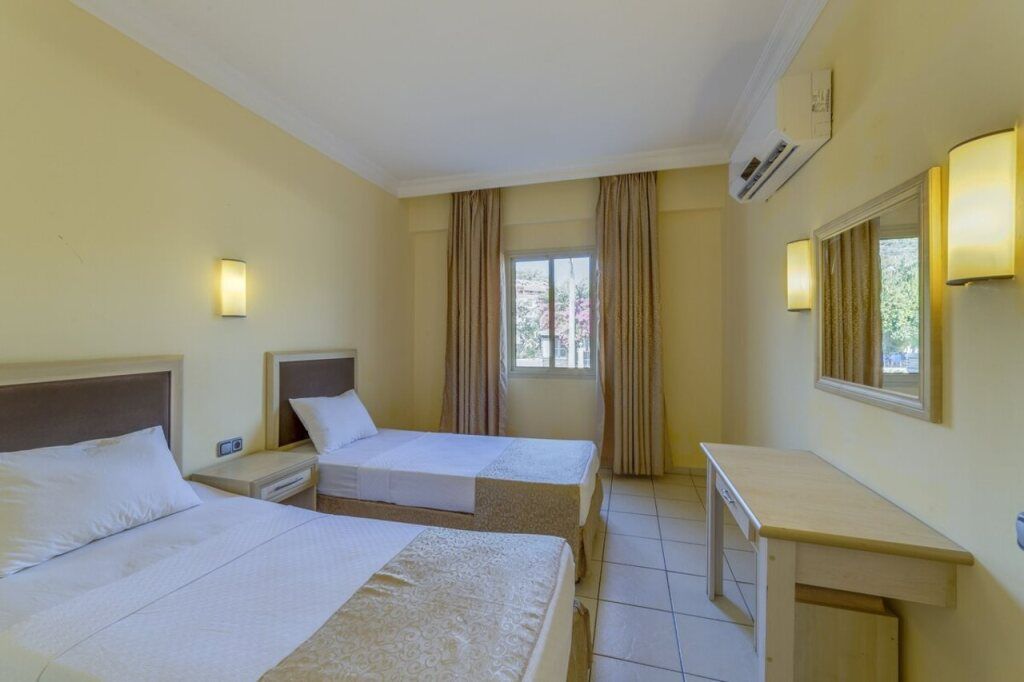 ألنز سويت - مارماريس - غرفة نوم