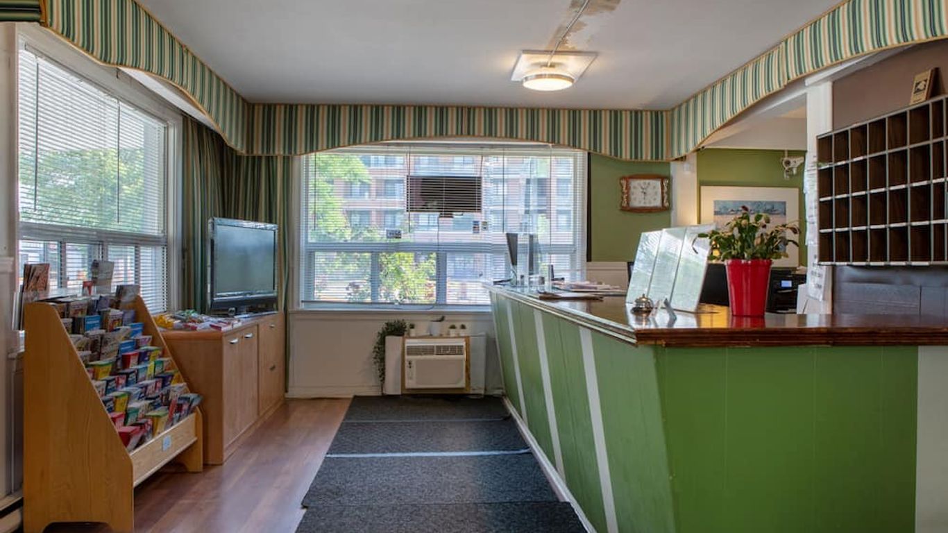 Hotel Richmond Hill On North